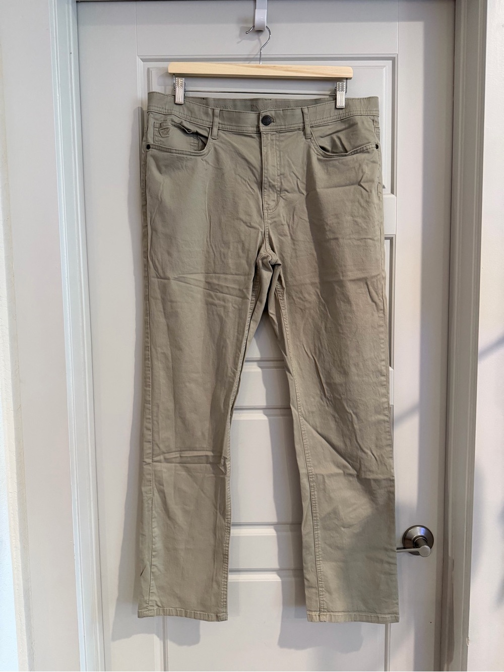 English Laundry Khaki Stretch Straight-Leg Pants Size 36 - Picture 2 of 9